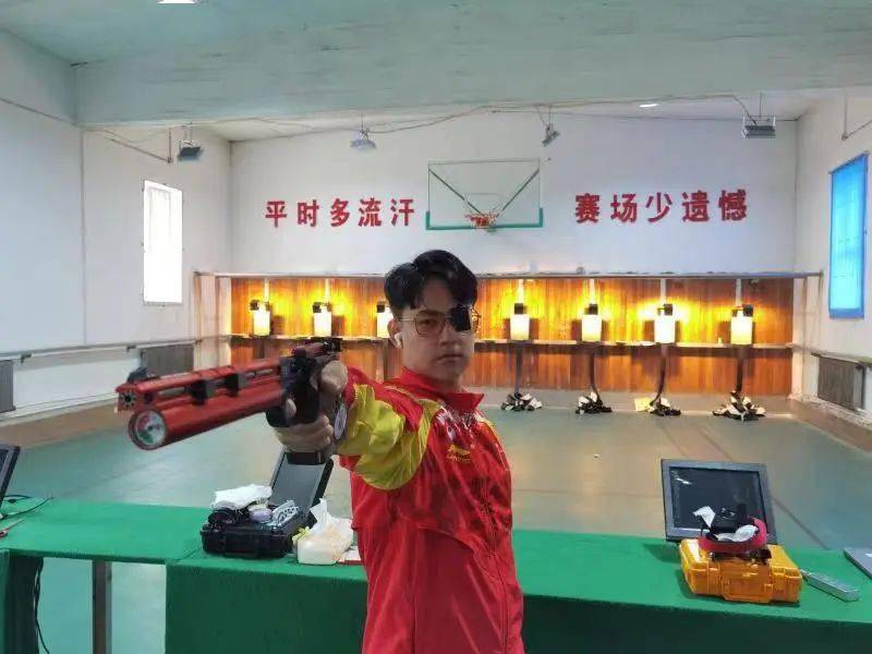 广州射击好手斩获金牌，扬我国威