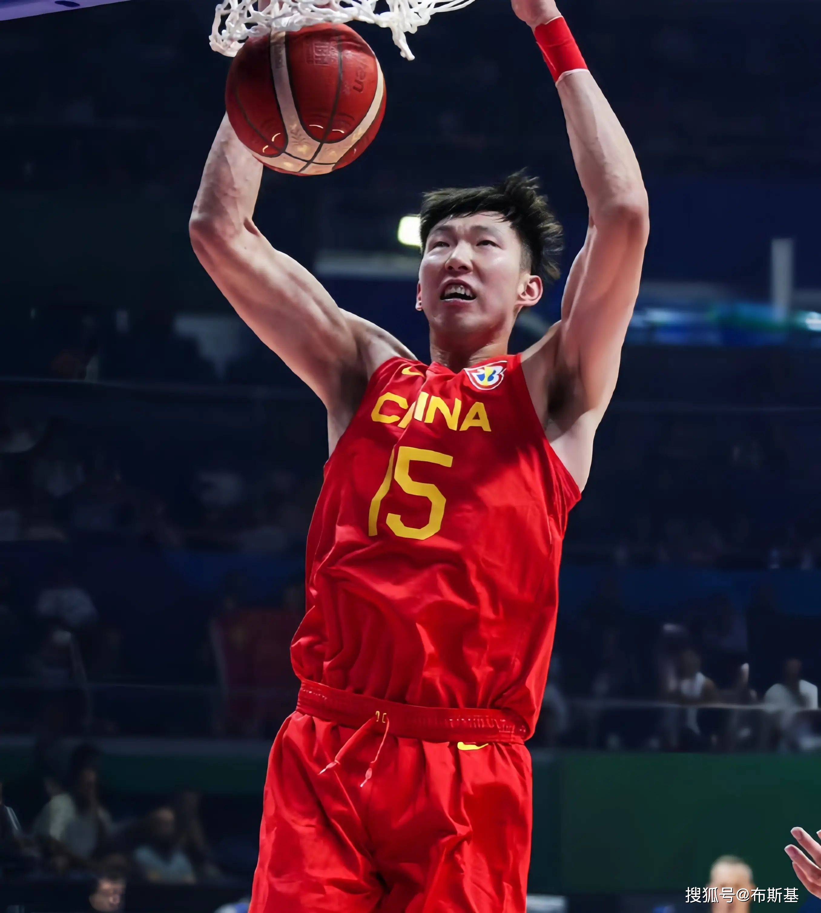中国男篮队员训练备战奥运会，决心夺金