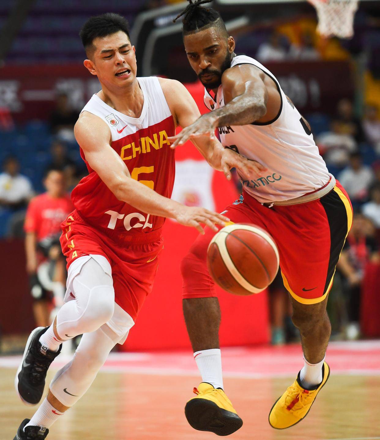 开云APP-巴西男篮在对手毛里求斯队面前揭竿而起