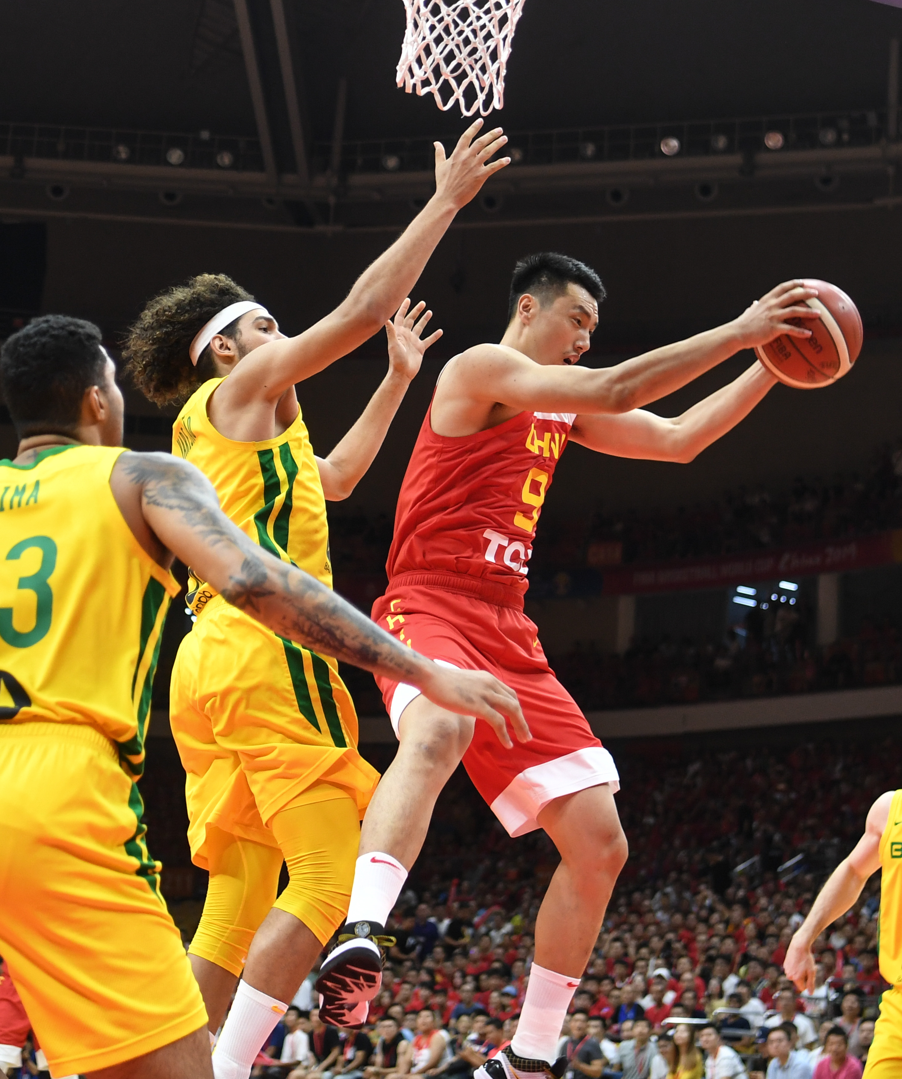 巴西男篮在对手毛里求斯队面前揭竿而起