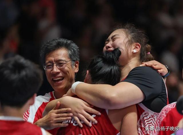 放眼国际赛场，中国队获得胜利