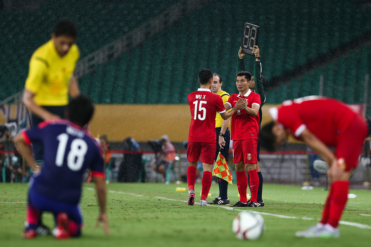 阿贾克斯主场告负,遗憾无缘晋级淘汰赛的简单介绍 阿贾克斯主场告负,遗憾无缘晋级淘汰赛的简单介绍