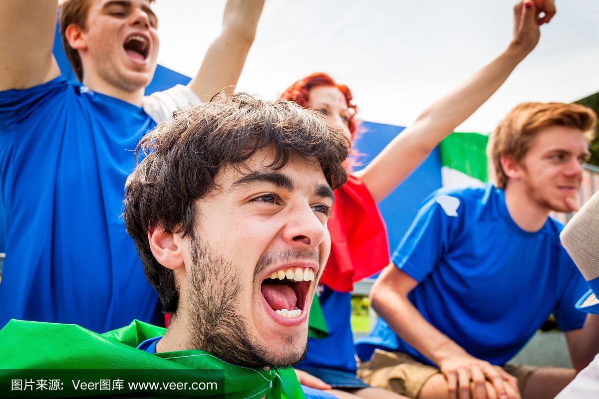 开云官网-精彩绝伦的比赛，球迷们尽情欢呼