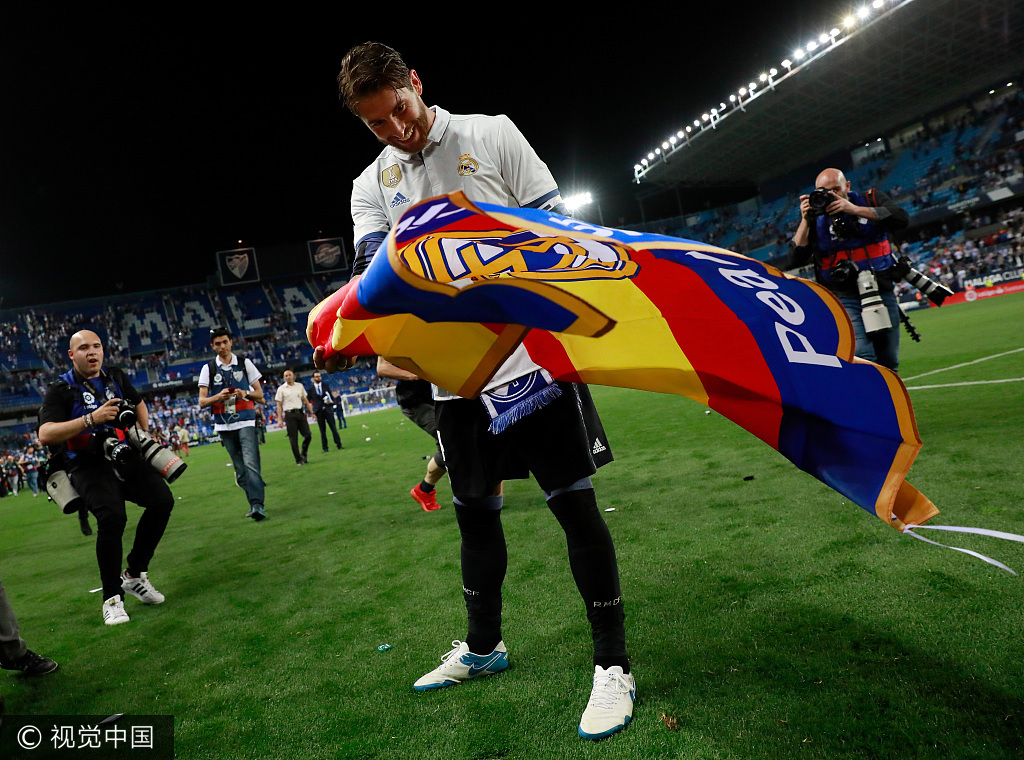尼斯球员庆祝生日,全队狂欢庆祝 尼斯球员庆祝生日,全队狂欢庆祝