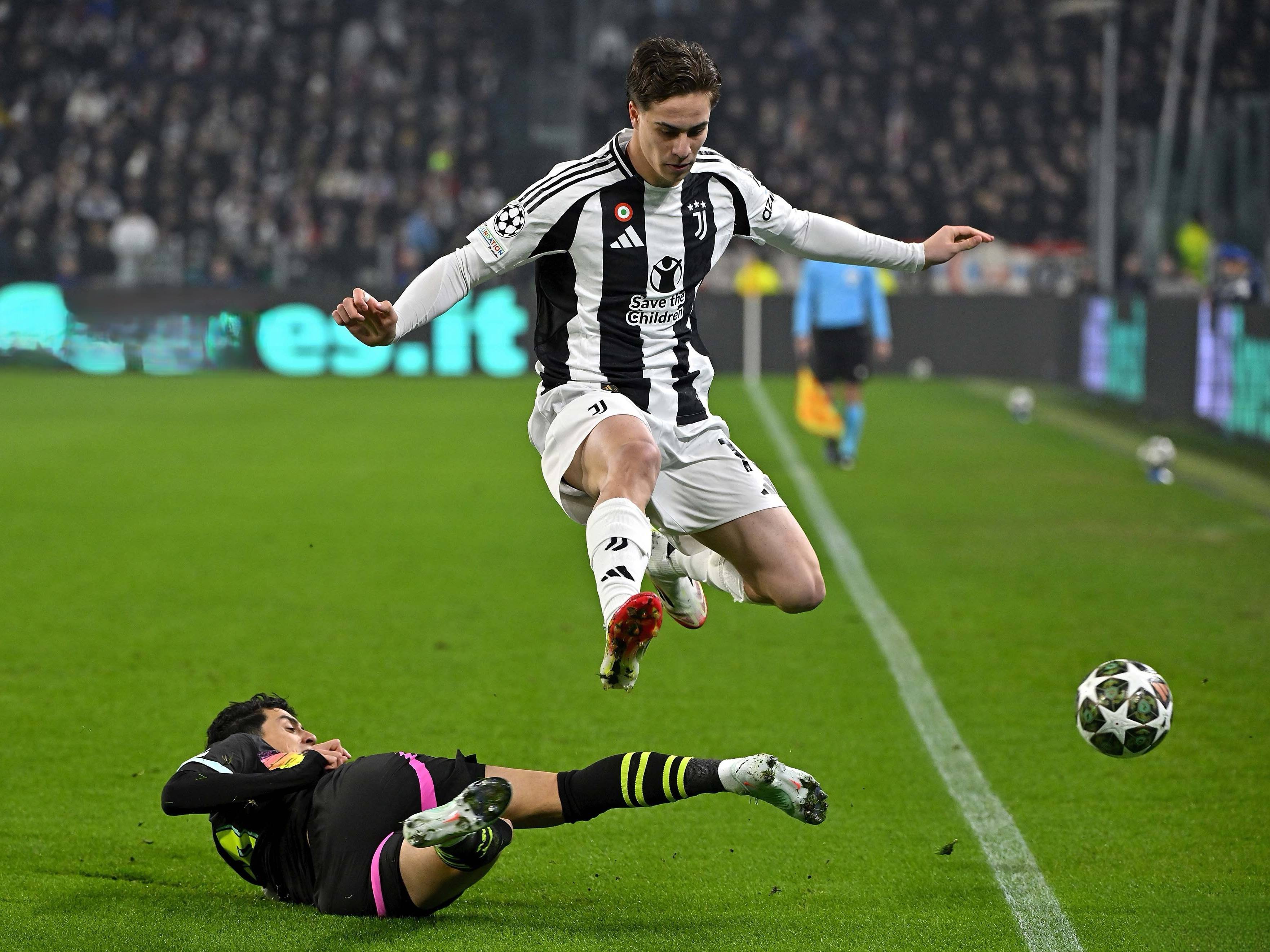 开云体育中国-皇马客场完胜阿贾克斯，众将发挥出色