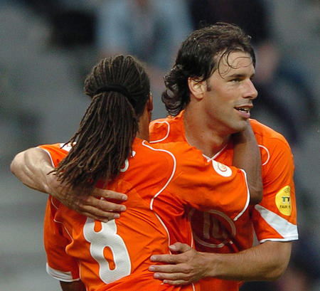 荷兰大胜拉脱维亚，实力强劲