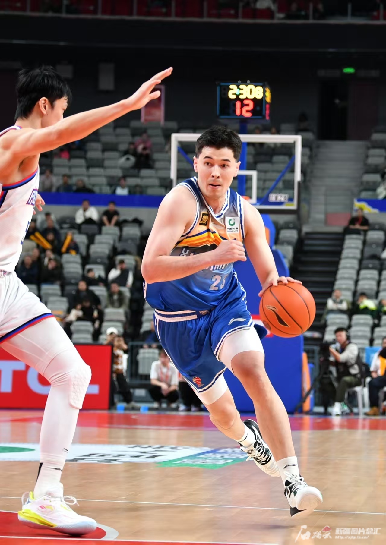 天津男篮迎战困境，教练组全力应对