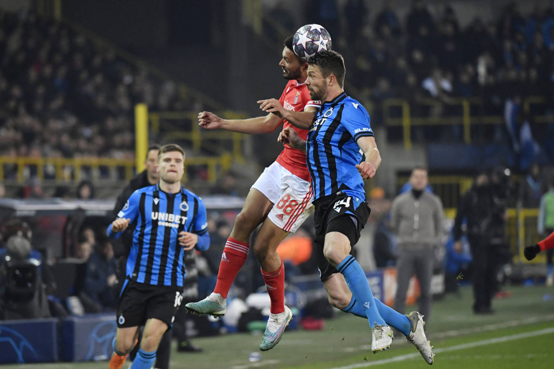 狼队战胜擂台，队员士气高涨