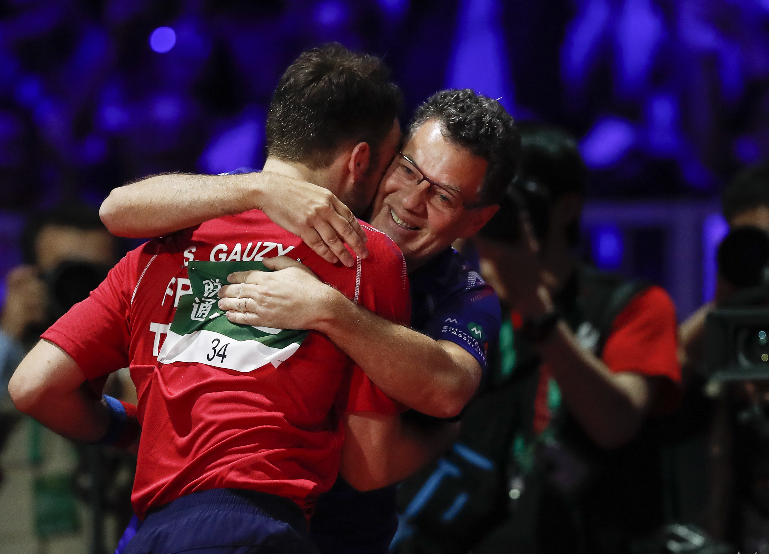 法国队碾压英格兰队，许昕高光表现的简单介绍