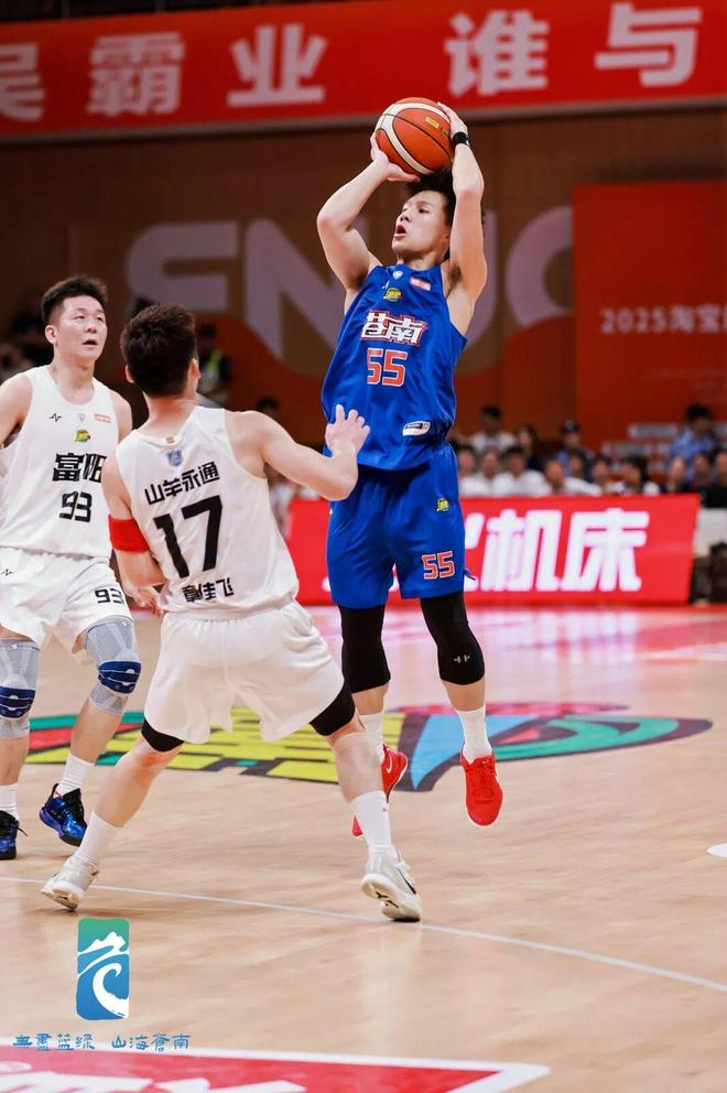 葡萄牙队鏖战英格兰队，王皓扛起全队