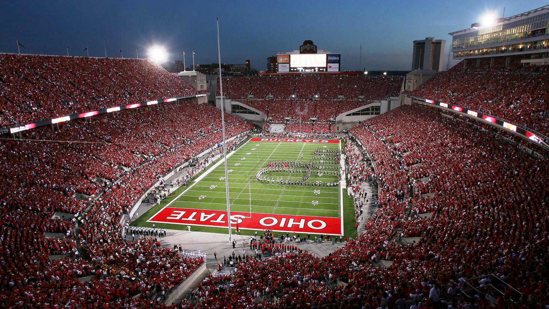 在那雨夜，基耶萨是我们唯一的异教神祇